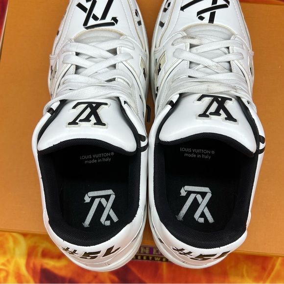 Louis Vuitton trainer low LV size 9.5/11 mens - Picture 9 of 11